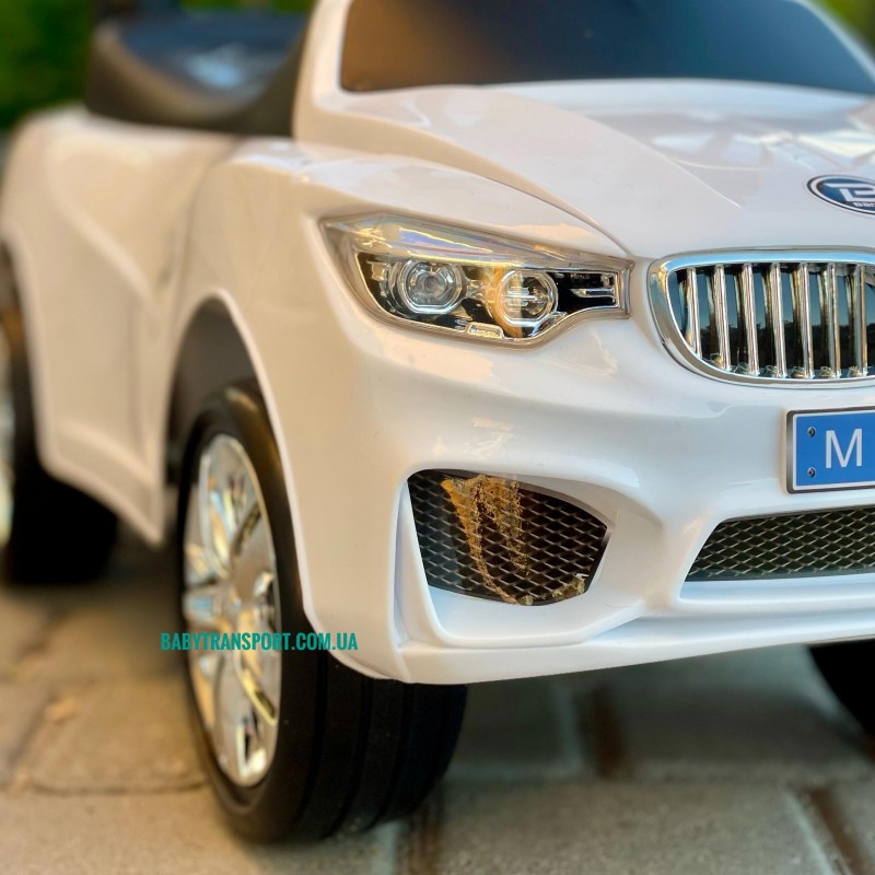 Каталка-толокар BMW з гумовими колесами Bambi M 3147B-1 білого кольору